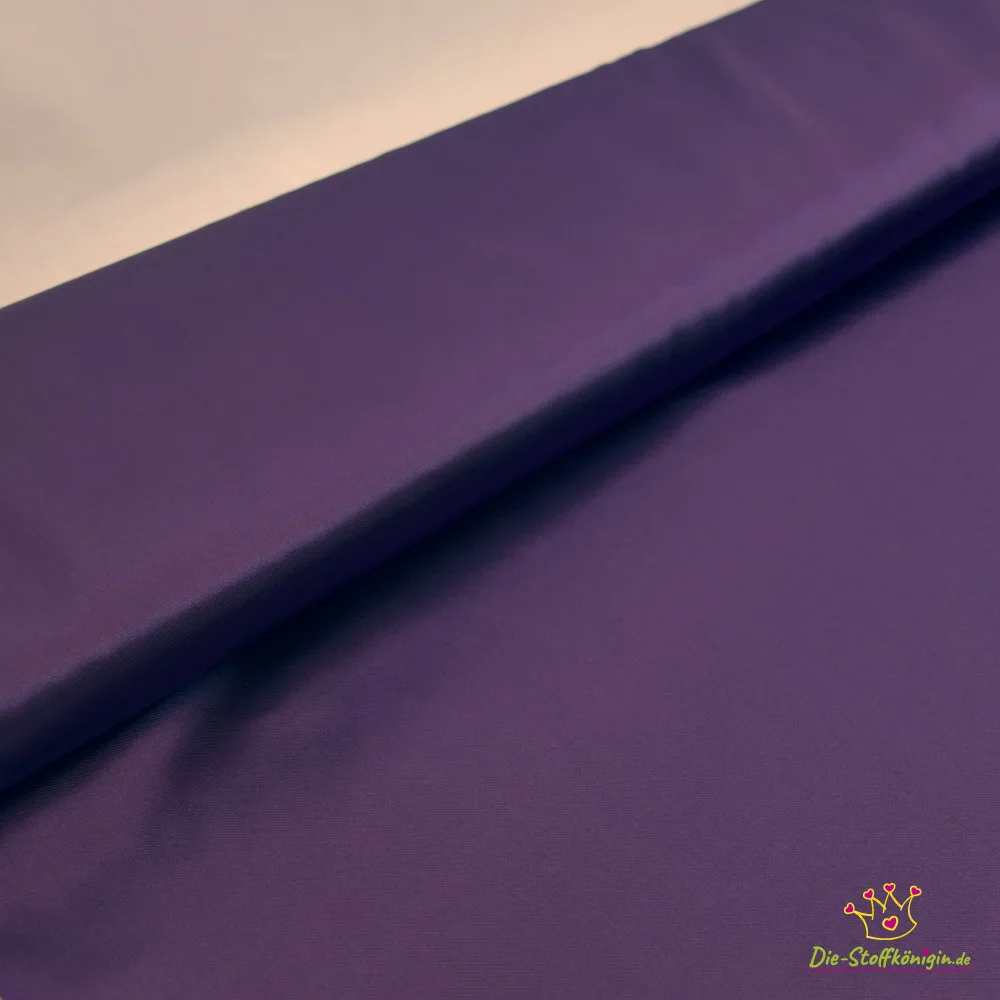 Satin in Lila, Meterware im Detail