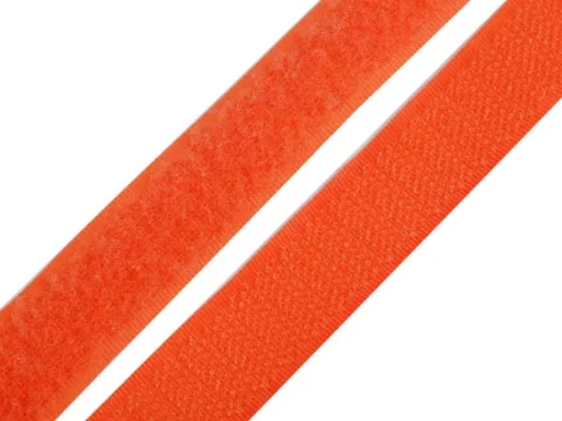 Klettband in Orange, Meterware im Ausschnitt