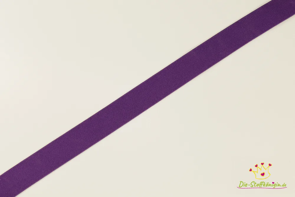 Gummiband in Violett, Meterware im Ausschnitt