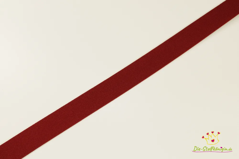 Gummiband in Bordeaux, Meterware im Ausschnitt