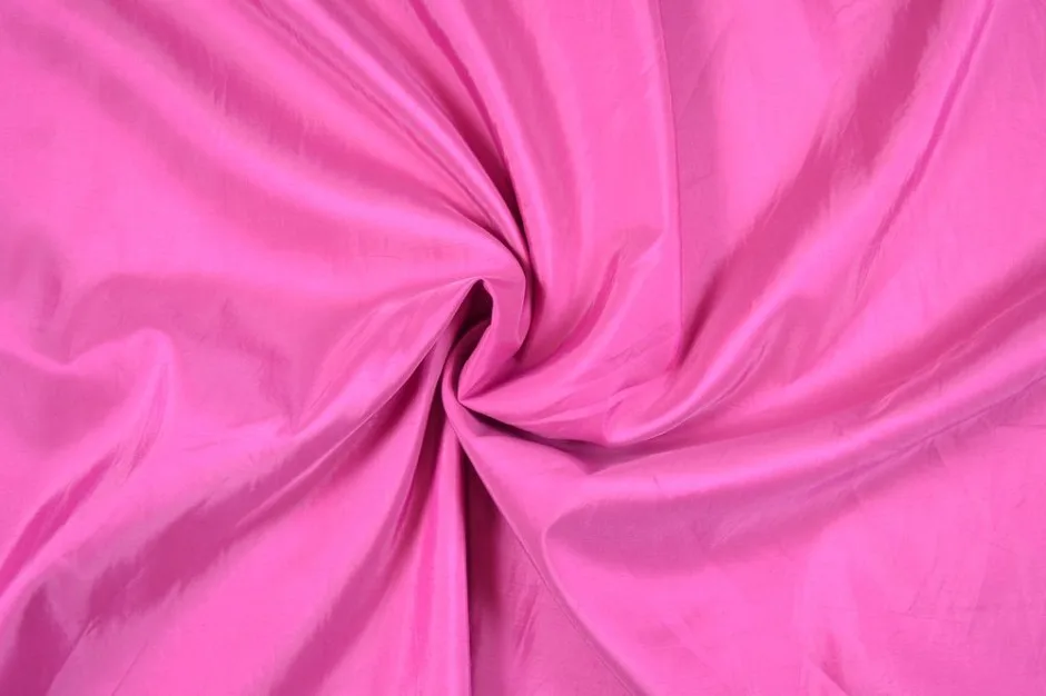 Taft in Pink, Meterware im Detail