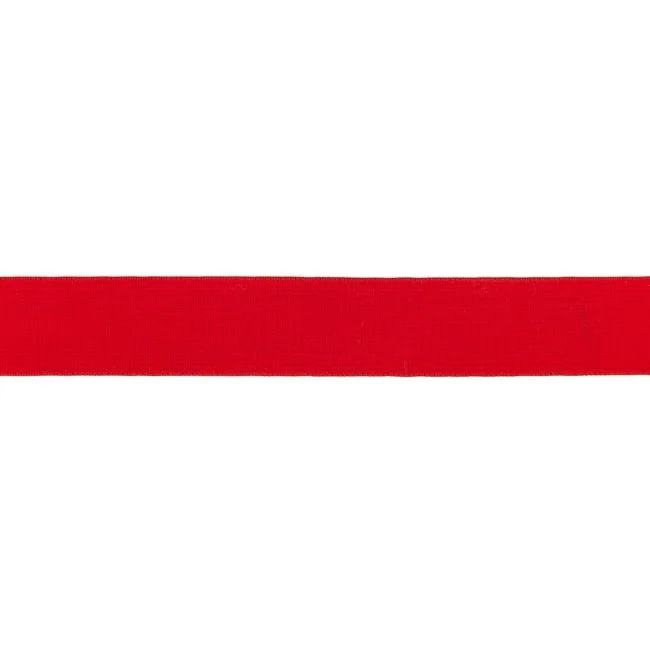 Gummiband in Rot, Meterware im Ausschnitt