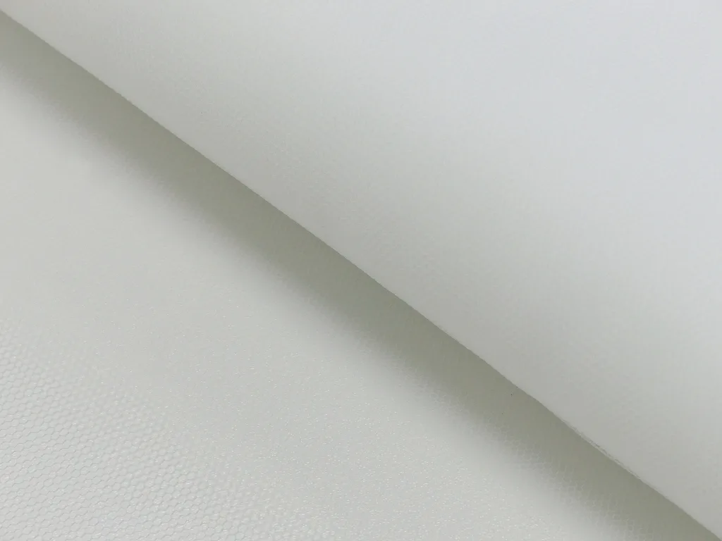 Tüll in weiß, Meterware im Detail