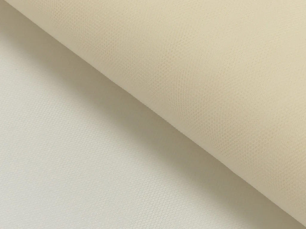 Tüll in creme, Meterware im Detail