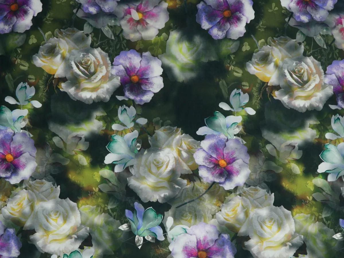 Viskose-Webware Blüten in Dunkelgrün, Meterware im Detail