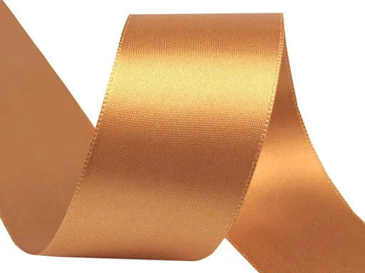 Satinband in Gold, Meterware im Ausschnitt
