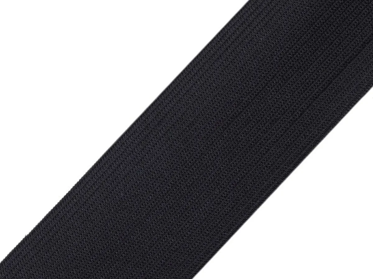 Gummiband glatt in Schwarz, Meterware im Ausschnitt