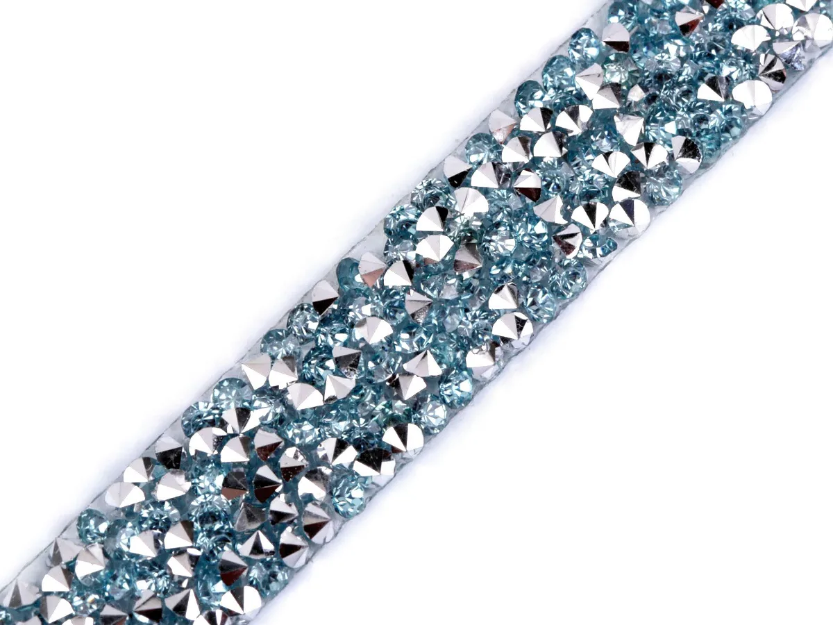 Bügel-Borte mit geschliffenen Glitzersteinchen in Silber, Meterware im Ausschnitt