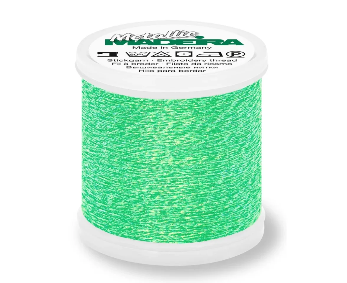 Spule Madeira Metallic Sparkling Stickgarn in Grün, Farbcode 305