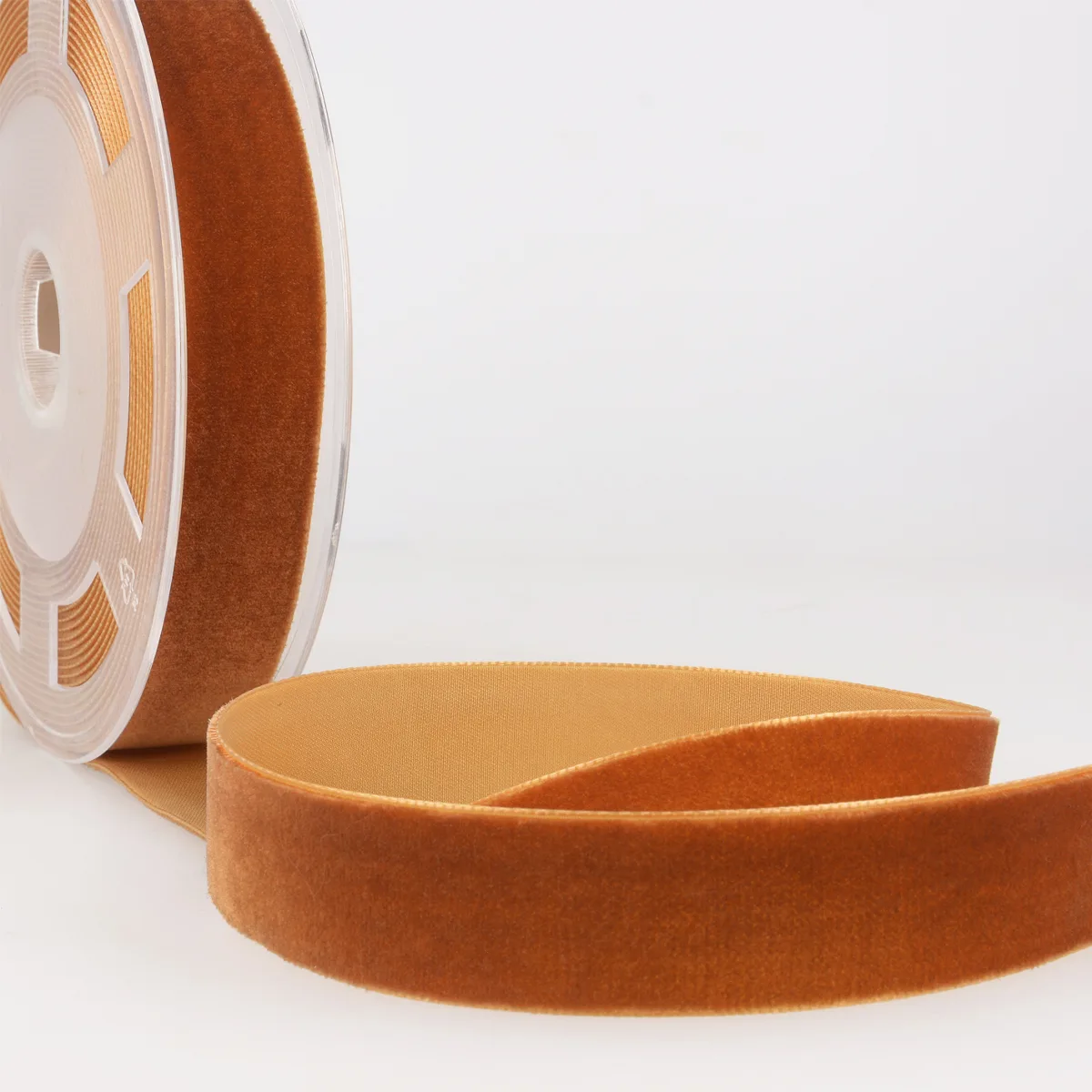 Samtband 16 mm in Rost mit kurzem dichtem Flor auf der Rolle