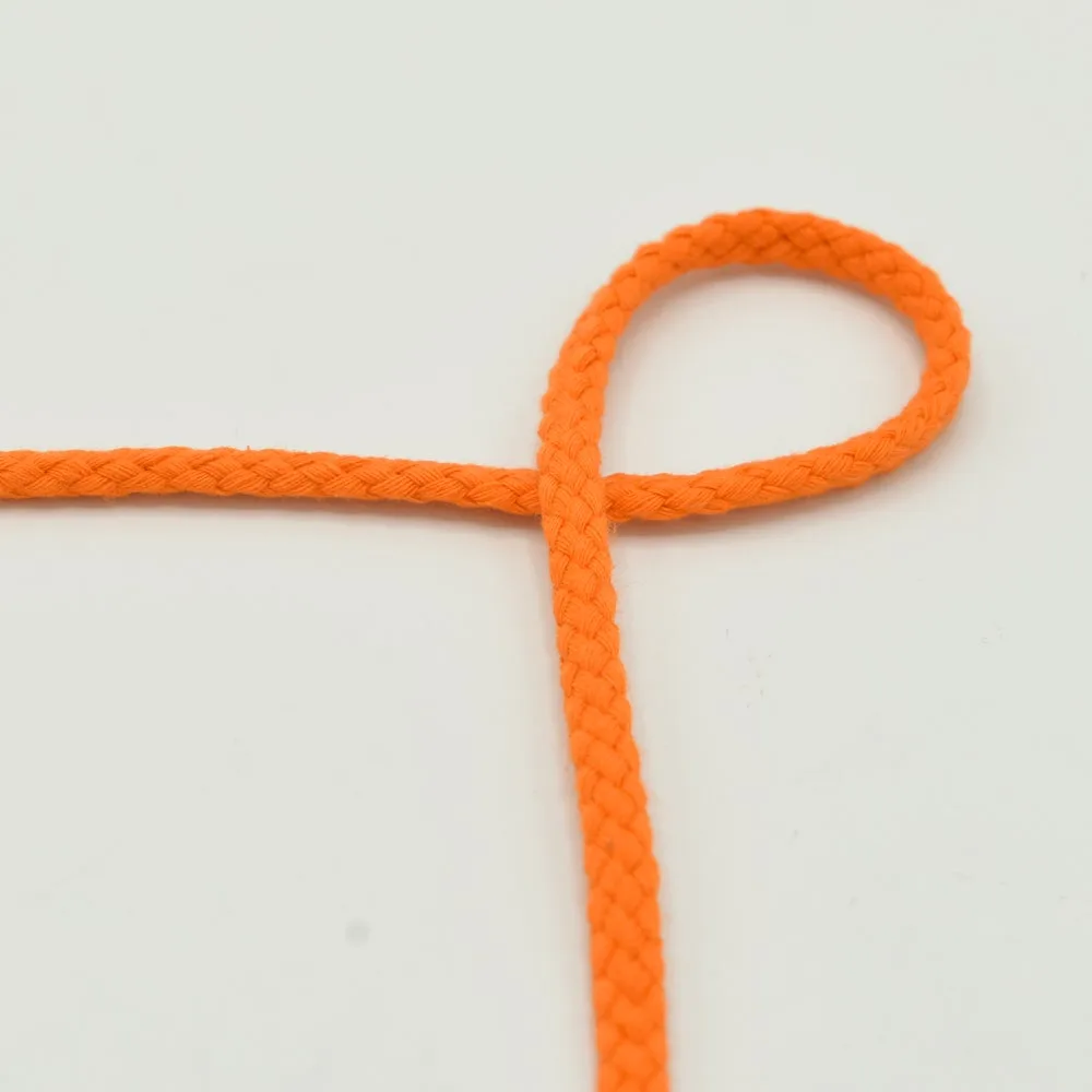 Kordel rund 4 mm in Orange, Nahaufnahme der geflochtenen Oberfläche