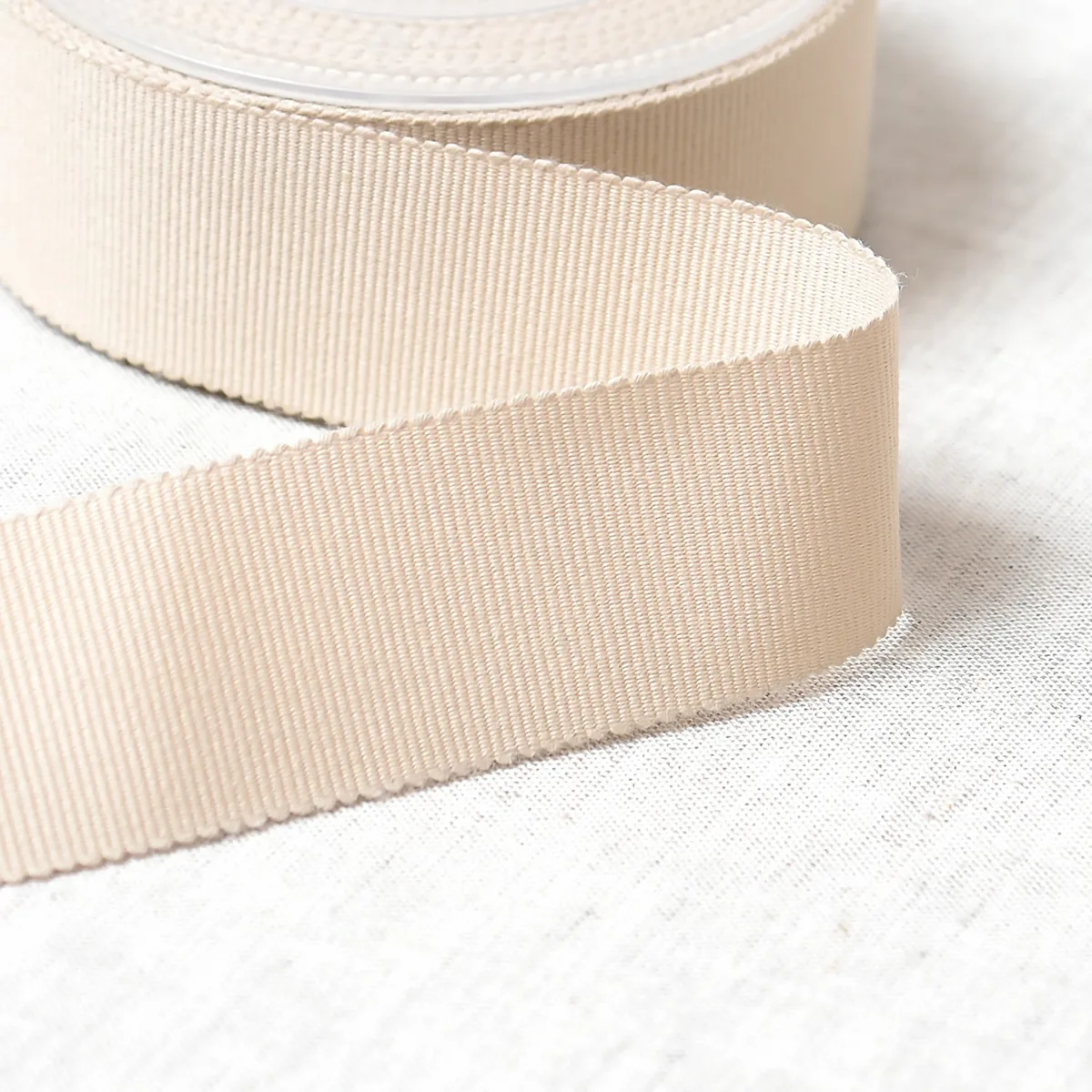 Ripsband aus Baumwolle 25 mm in Sand mit feiner Querrippe