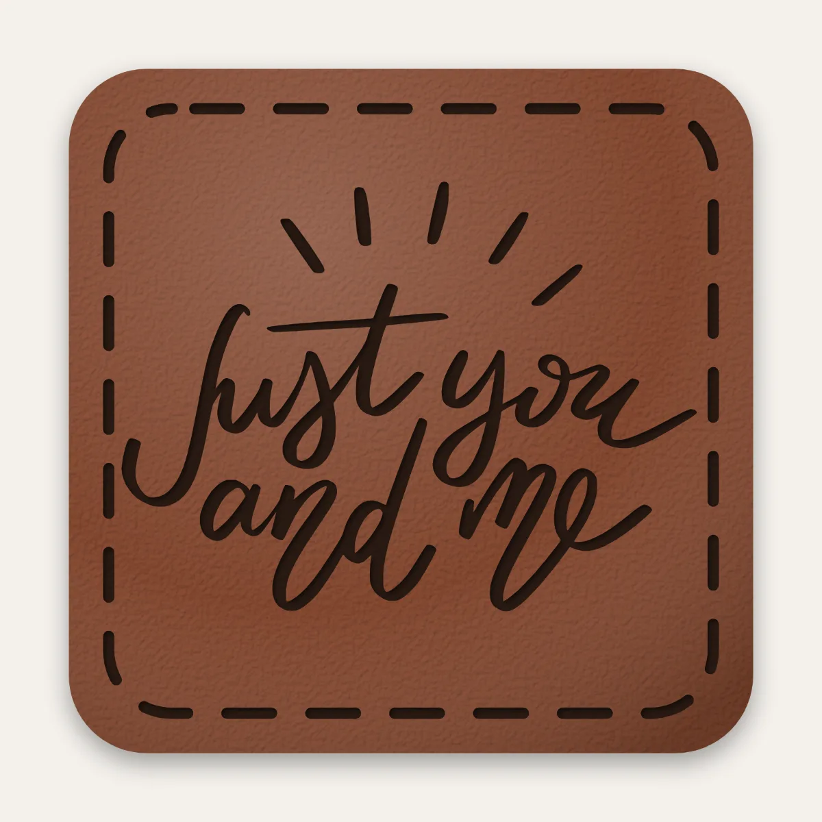 Kunstleder-Label just you and me in Rotbraun mit gelaserter Ziernaht