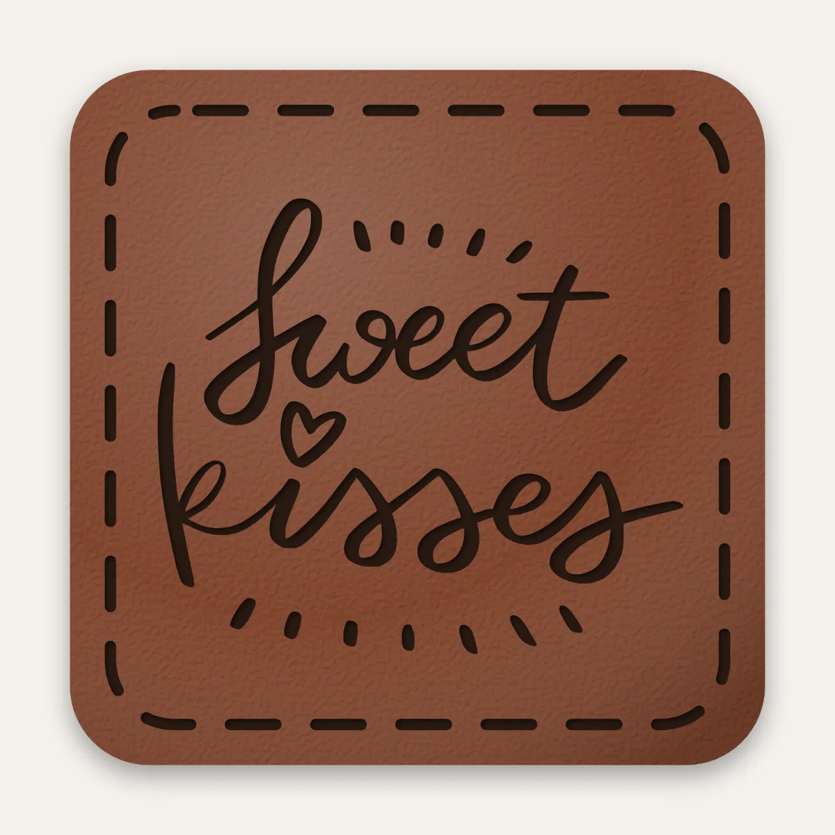 Kunstleder-Label sweet kisses in Rotbraun mit gelaserter Ziernaht